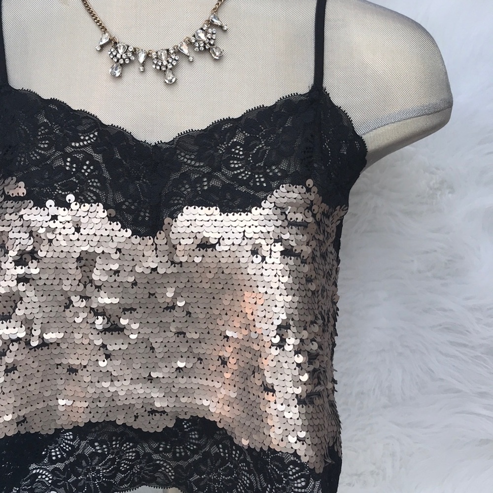 EXPRESS | Sequins with adjustable tank party top